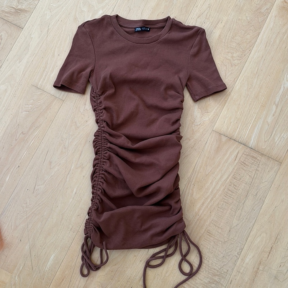 Zara brown rubbed, scrunched side dress.